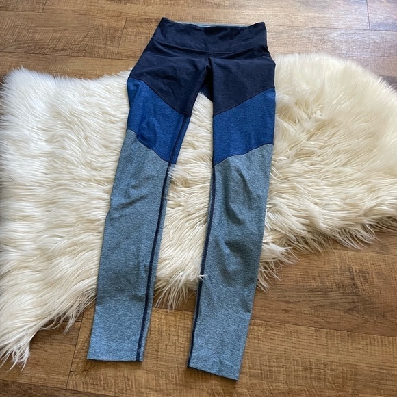 OUTDOOR VOICES 7/8 Blue Colorblock Leggings - Picture 4 of 4